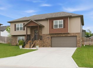 1108 S Swift Ave, Ozark, MO 65721
