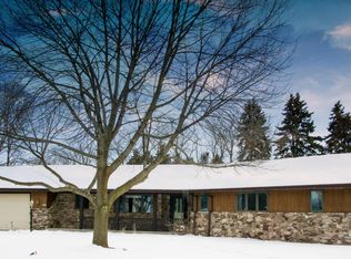 1701 Berge Ct, Manitowoc, WI 54220