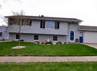 850 Pluto St, Geneseo, IL 61254