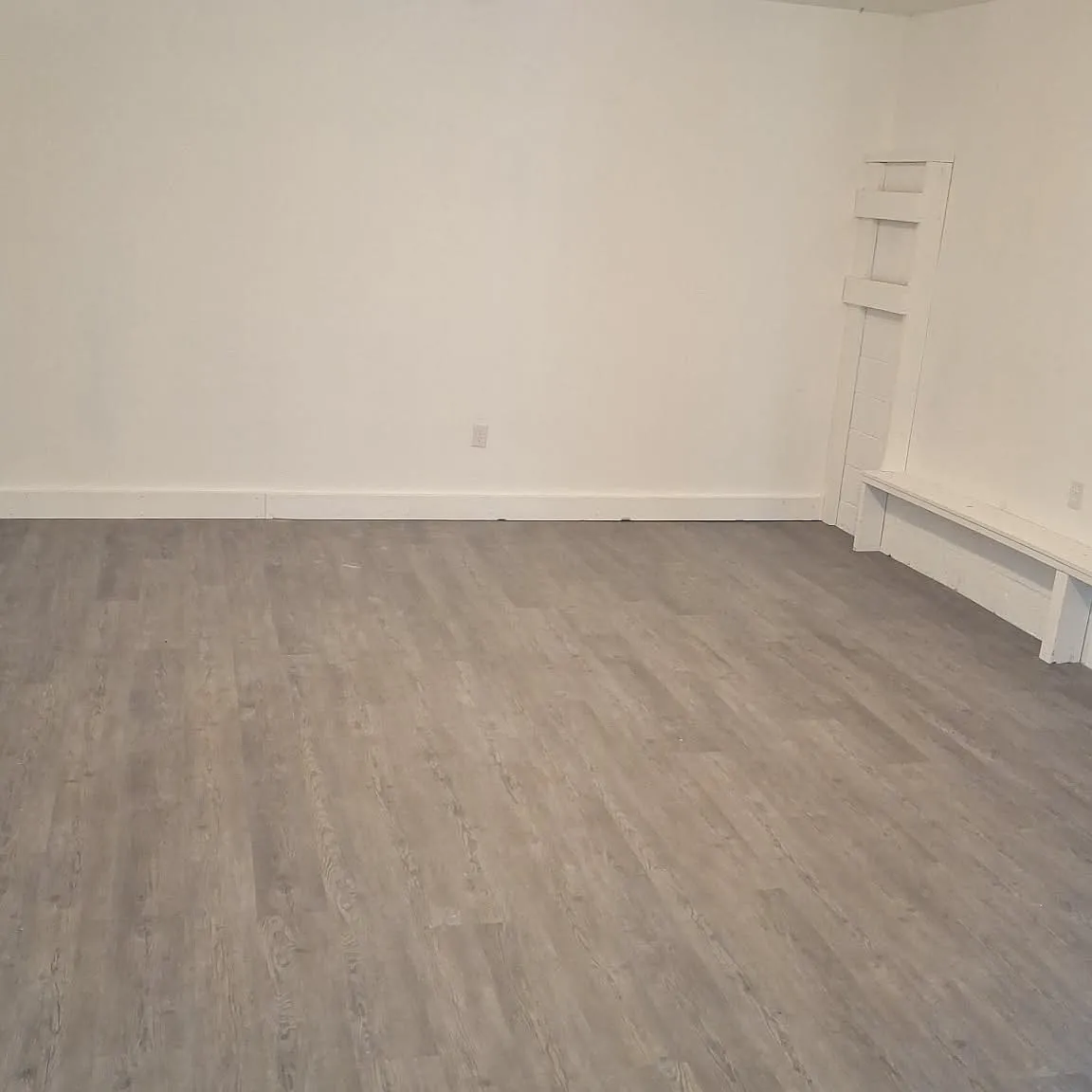 5 bed, 4.5 bath, 4092 sqft, $2,300 — Photo 3
