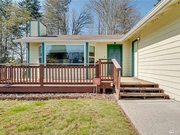 2nd image of 2585 NE Sheffield Pl