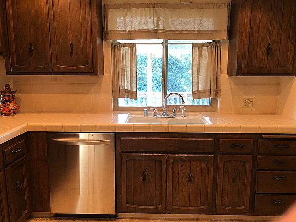 3rd image of 2124 Hawley Dr