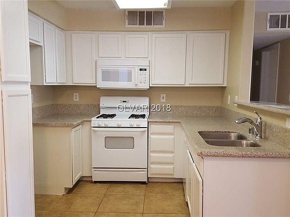 5th image of 3083 Casey Dr Unit 202