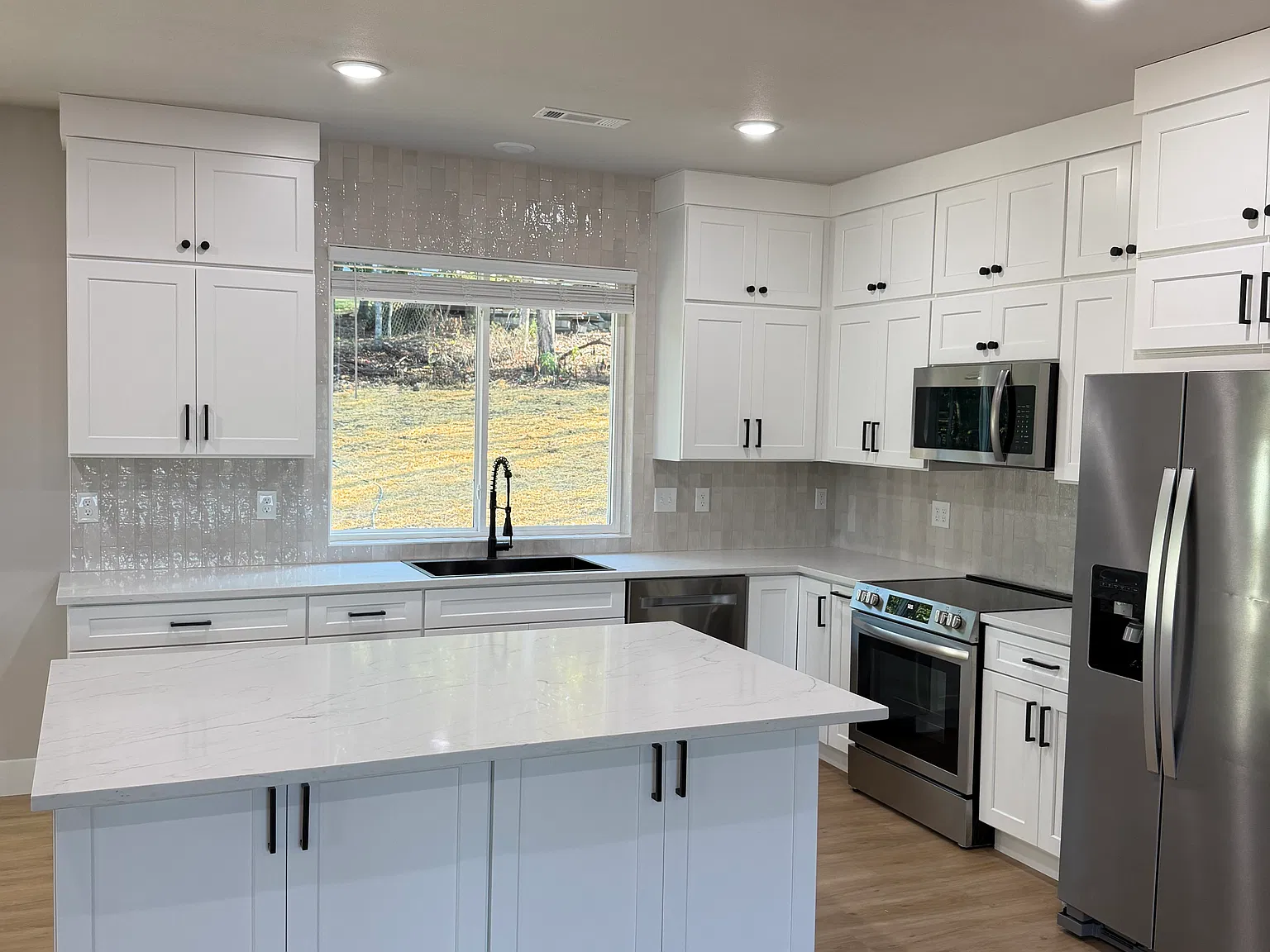 5 bed, 2399 sqft, $3,000 — Photo 4