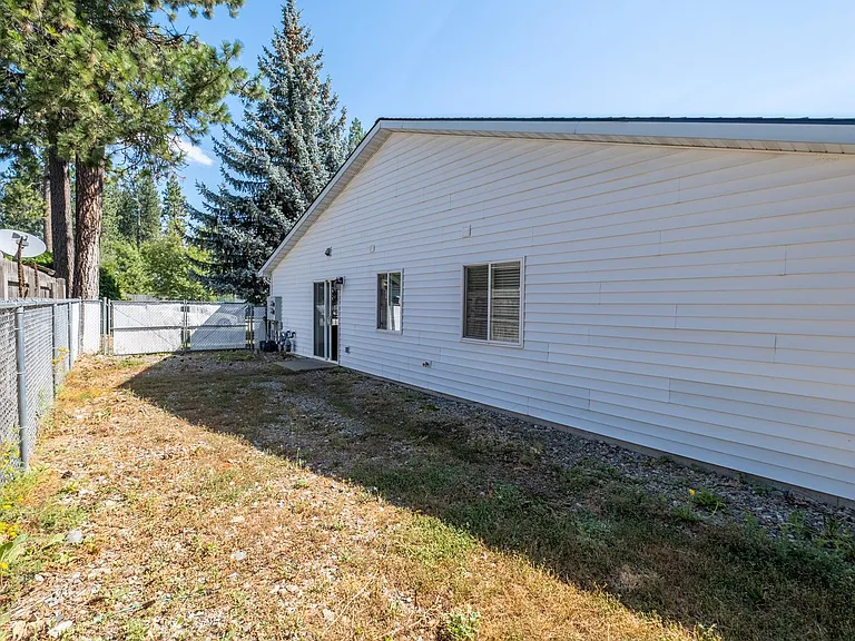7282 W Lakeland St — Photo 17