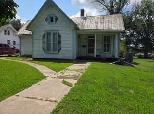 1328 Mortimer St, Barry, IL 62312
