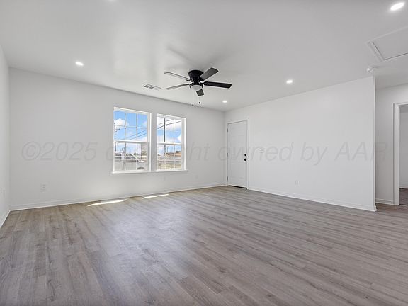 4th image of 3611 SE 13th Ave