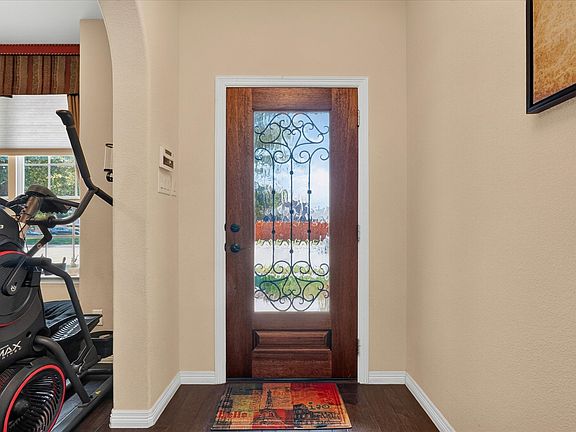 5th image of 707 Southwind Dr