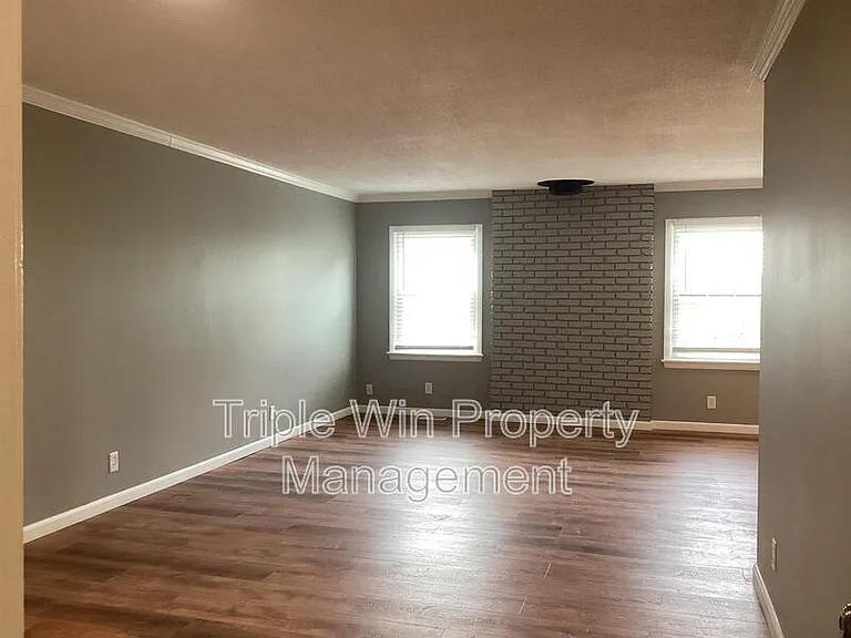 563 Apex Dr — Photo 9