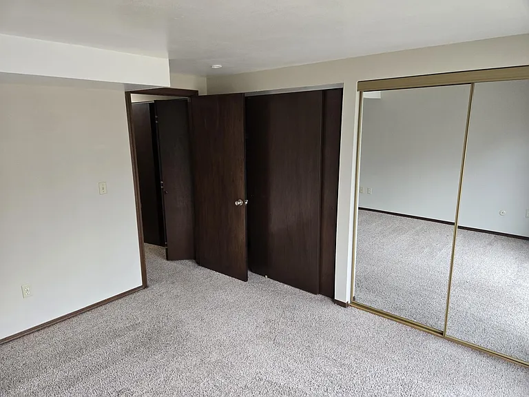 17 Village Ct #17 — Photo 7