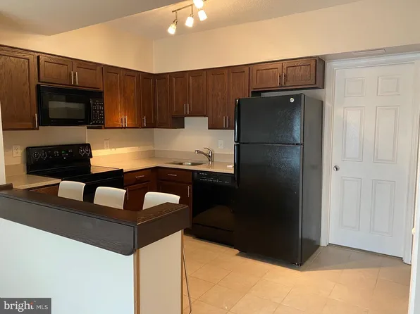 104A N Bedford St, Arlington, VA 22201