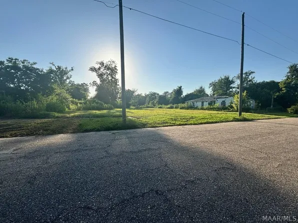 1417 Martin Luther King St, Selma, AL 36703