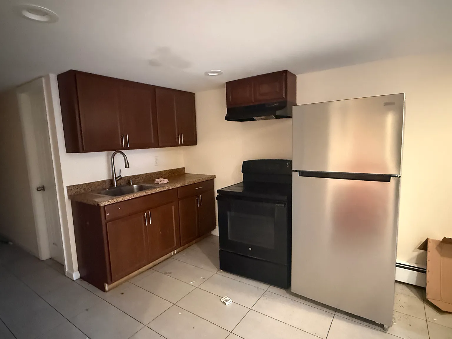 2 bed, 700 sqft, $1,700 — Photo 2