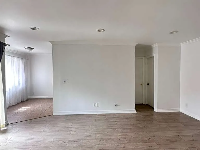 121 Sinclair Ave #233 — Photo 7
