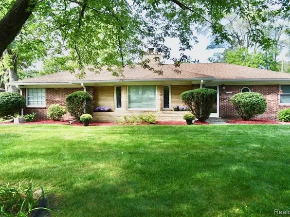 21373 Avon Ln, Southfield, MI 48075