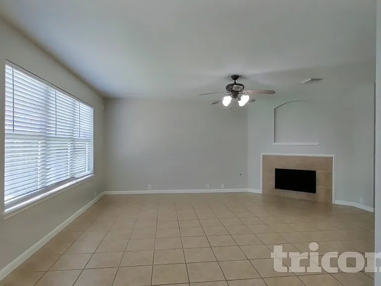 2744 Woodspring Forest Dr — Photo 2