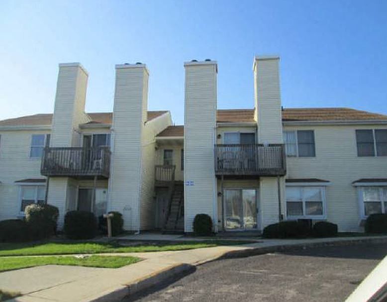 2nd image of 1107 Skyline Condos #1107