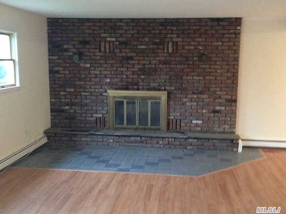 4th image of 109 Woodlawn Ave