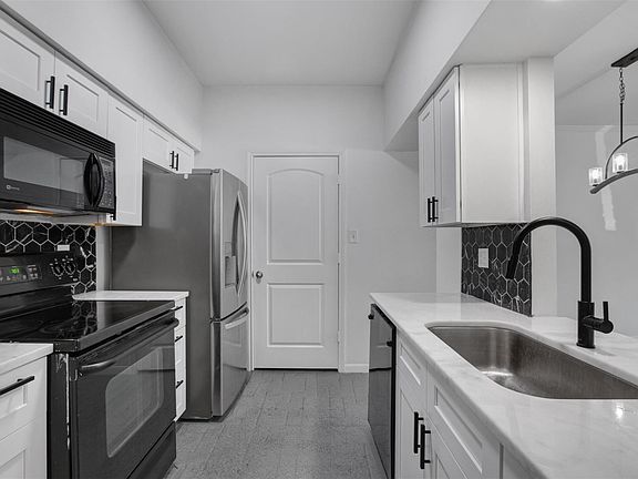 4th image of 2475 Underwood St APT 180