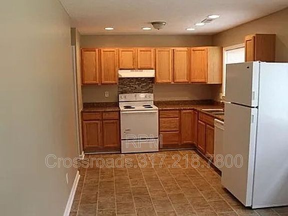 5th image of 9296 N College Ave
