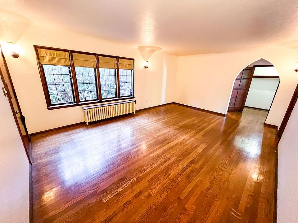 1st image of 1005 E Roy St APT 7
