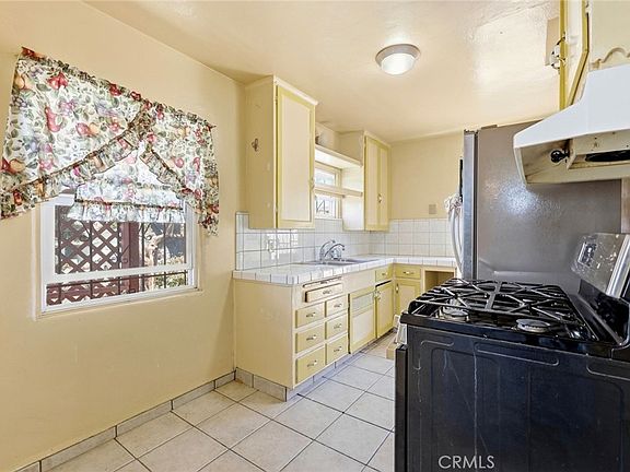 5th image of 3905 Marine View Ave