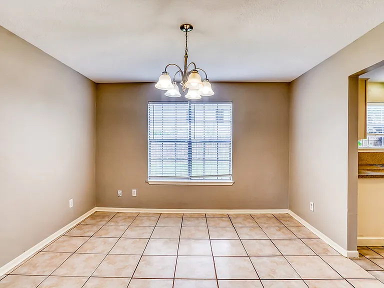 8206 Holmwood Dr — Photo 7