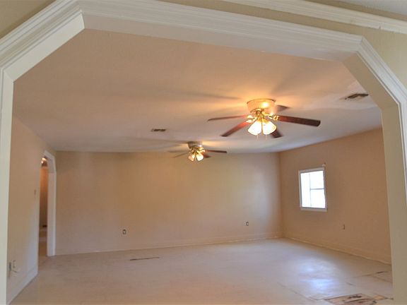 2nd image of 120 King St