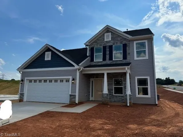 3561 River Farm Dr #372, Kernersville, NC 27284