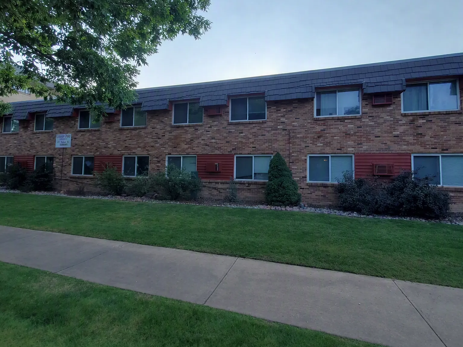 Library Park Apartments — Photo 2