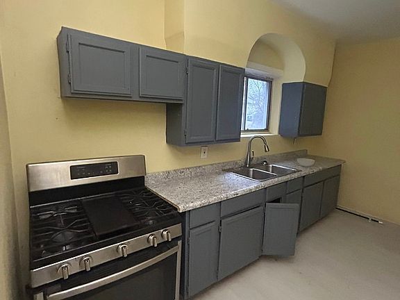 5th image of 5935 Lucille Ave
