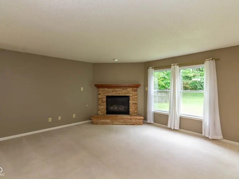 8602 Belle Union Dr — Photo 4