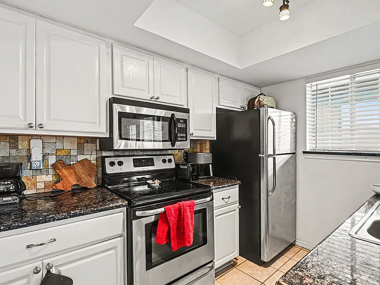 248 Jefferson Pkwy — Photo 12