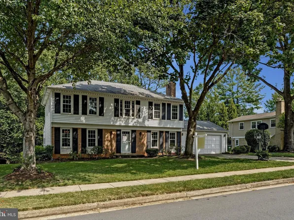 1811 Saint Roman Dr, Vienna, VA 22182