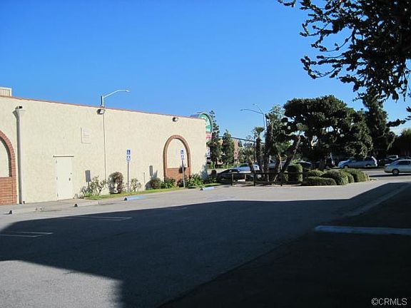 3rd image of 23609 Hawthorne Blvd