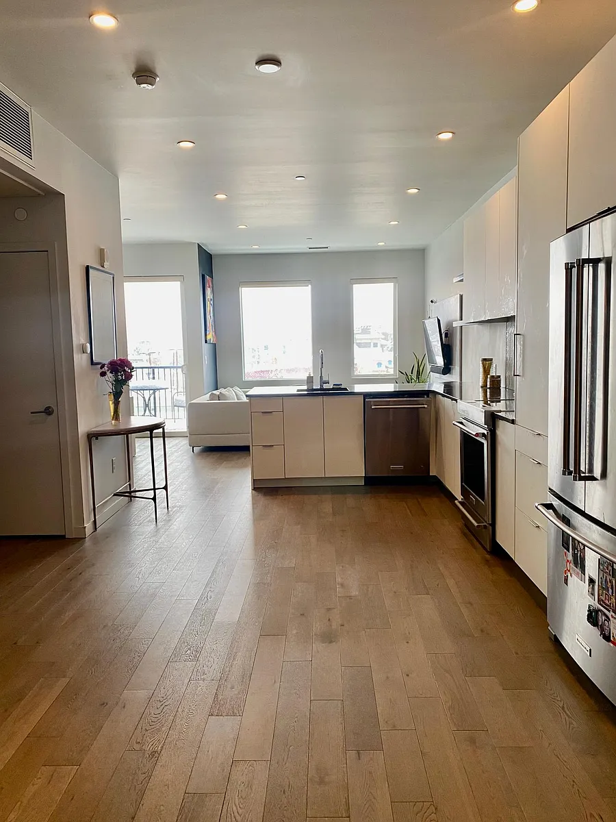 Open Kitchen - 1300 N Ogden St #401