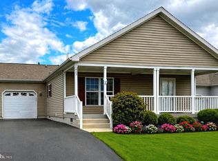 423 Honeysuckle Ln, Blue Bell, PA 19422