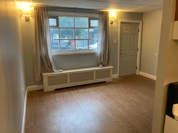 802 S 2nd St #1F, Philadelphia, PA 19147