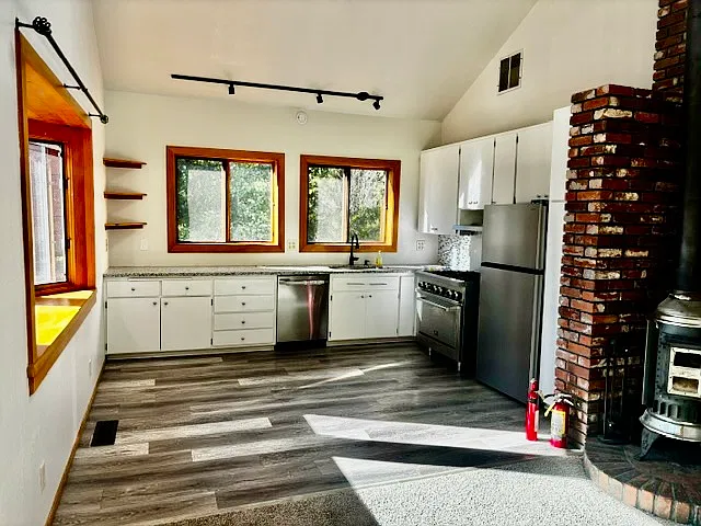 2 bed, 1064 sqft, $3,500 — Photo 4