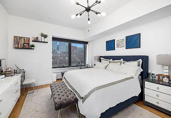 5th image of 121 W 19th St APT 10F