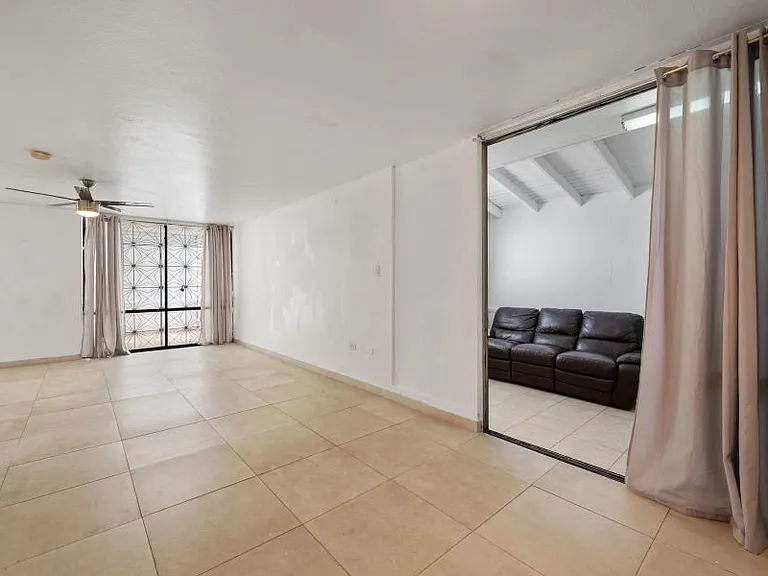 Urb Crown Hills 127 Calle Carite — Photo 17