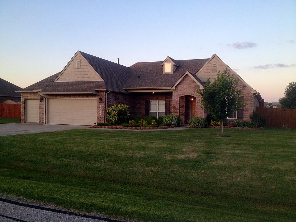 1st image of 10585 S 213 East Ave