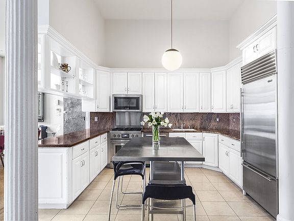 4th image of 13-19 White St #2B