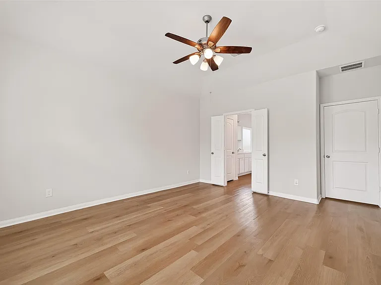 1701 Cindy Ln — Photo 8