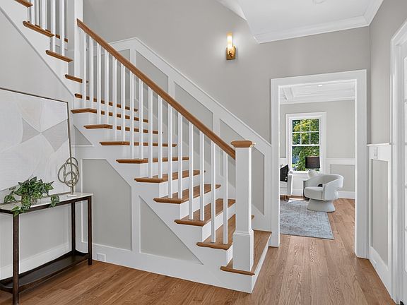 2nd image of 4 Wildwood St