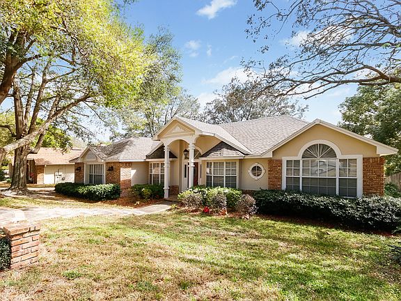 3rd image of 941 Sunny Dell Dr