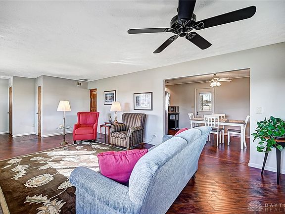 5th image of 606 S Sunset Dr