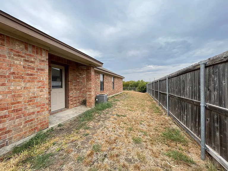 3206 Dannen Court — Photo 18