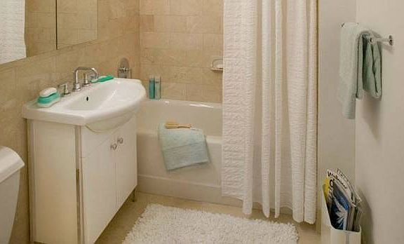 4th image of 63 Wall St APT 913