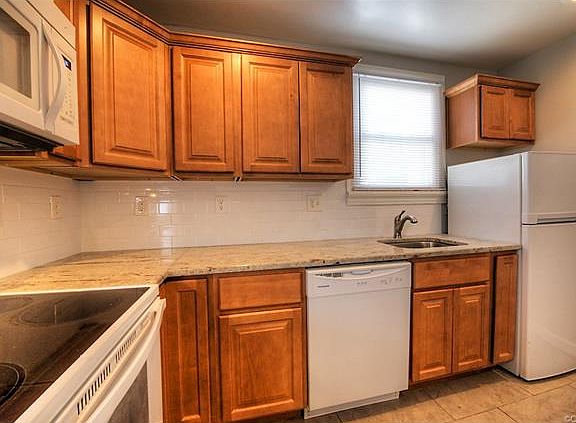 4th image of 3904 Alma Ave